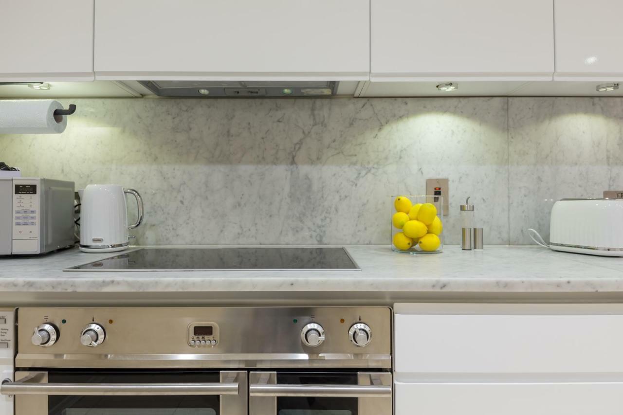Urban Chic - Exeter Street Apartment London Ngoại thất bức ảnh