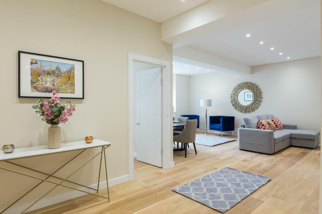 Urban Chic - Exeter Street Apartment London Ngoại thất bức ảnh